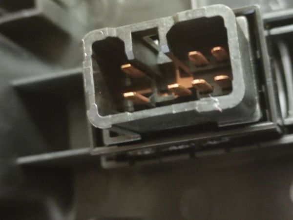 SPÍNAČ OVL.OKNA SPOLUJEZDCE