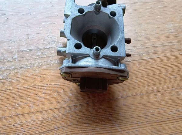 JEDNOTKA VSTŘIKOVACÍ