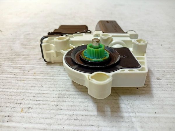 MOTOR PRO SPOUŠTĚČ