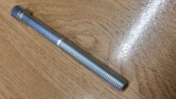 ŠROUB S VÁLCOVOU HLAVOU