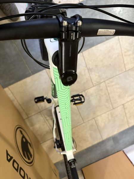 Jízdní kolo Škoda MTB bílozelené 2024 - velikost L