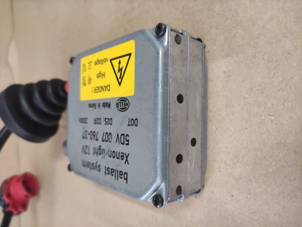 ŘÍDÍCÍ JEDNOTKA XENON