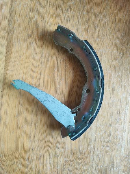 ČELISTI BRZDOVÝCH DESTIČEK