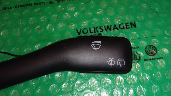 páčka stěračů se zadním stěračem a ostřikovačem, bez palubního počítače vozy koncernu VW