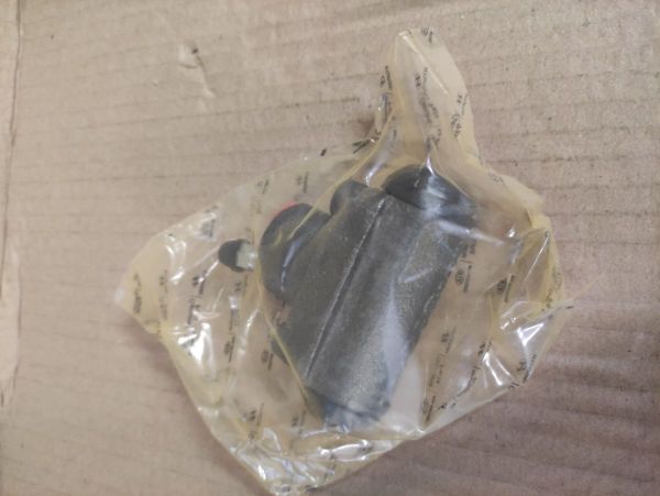 VÁLEČEK ZADNÍ BRZDY