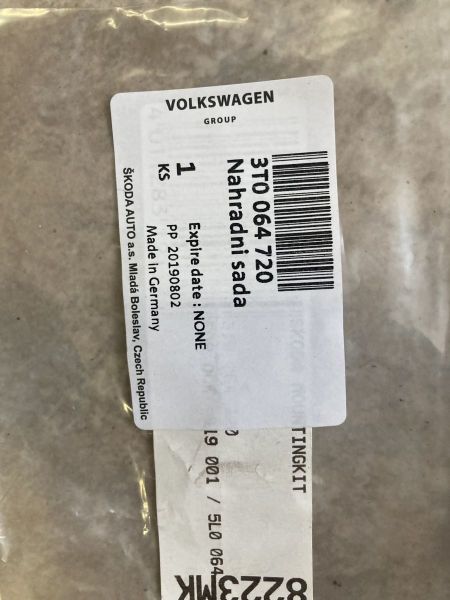 Sada náhradních klipů pro roletku ŠKODA Superb II