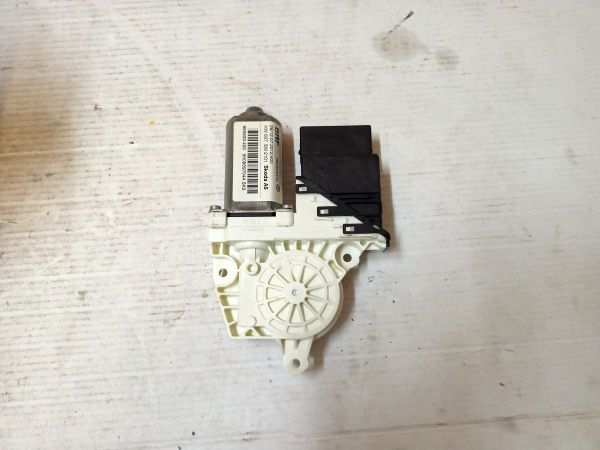 MOTOR PRO SPOUŠTĚČ