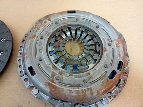 LAMELA SPOJKY S PŘÍTLACNÝM KOTOUČEM