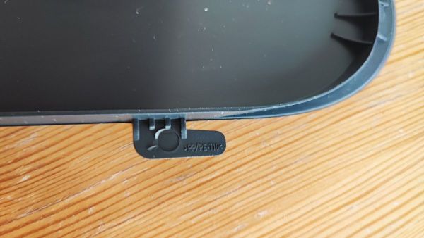 ODKLÁDACÍ SCHRÁNKA