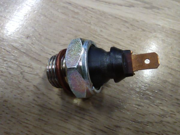 SPÍNAČ TLAKOVÝ OLEJOVÝ