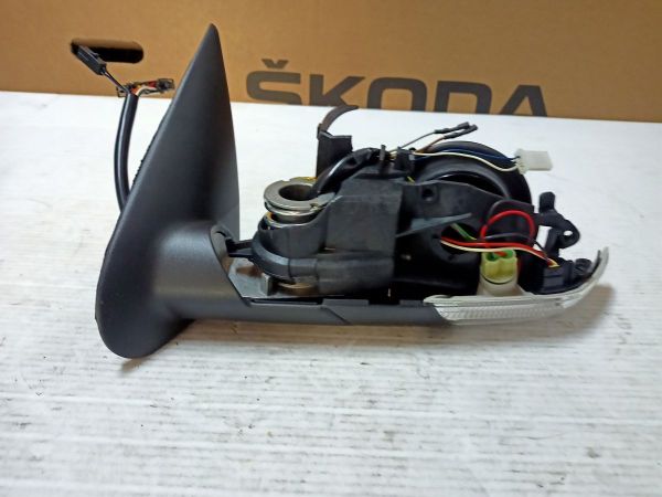 POUZDRO VNEJSIHO ZRCATKA