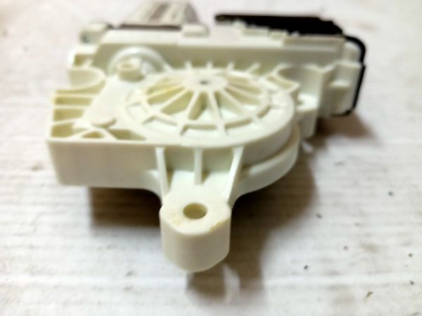 MOTOR PRO SPOUŠTĚČ