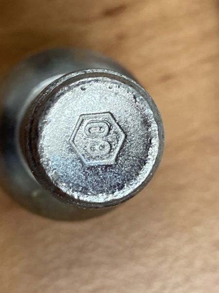 BEZPEČNOSTNÍ ŠROUB KOLA 60 - KAMAX M14x1,5x27,5 - kupte 4ks a máte sadu :o)