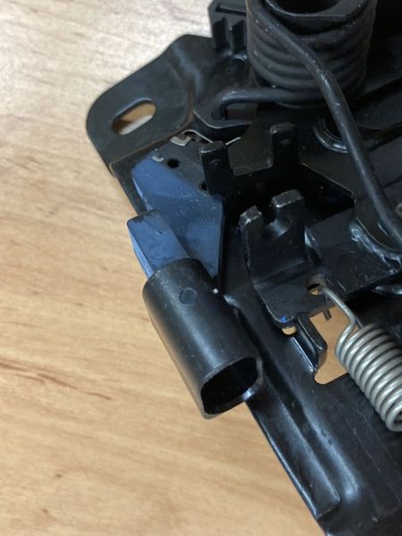 Zámek kapoty FABIA I