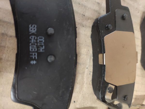 SADA BRZDOVÝCH DESTIČEK