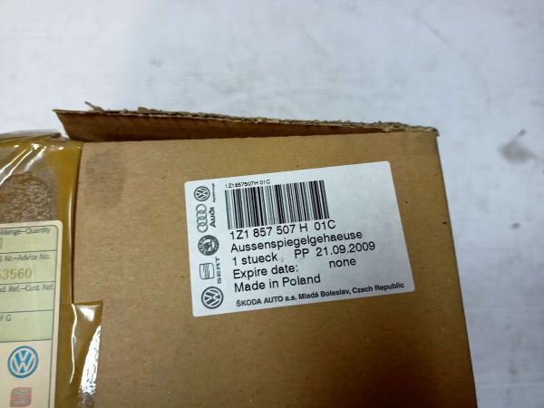 POUZDRO VNEJSIHO ZRCATKA