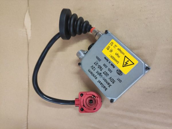 ŘÍDÍCÍ JEDNOTKA XENON