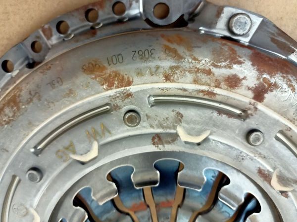 LAMELA SPOJKY S PŘÍTLACNÝM KOTOUČEM