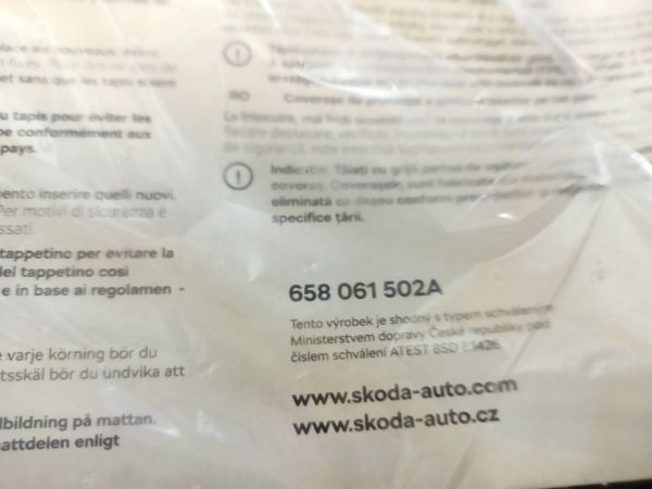 KOBERCE KAMIQ - POZOR ANGLIE - PRAVOSTRANNÉ ŘÍZENÍ