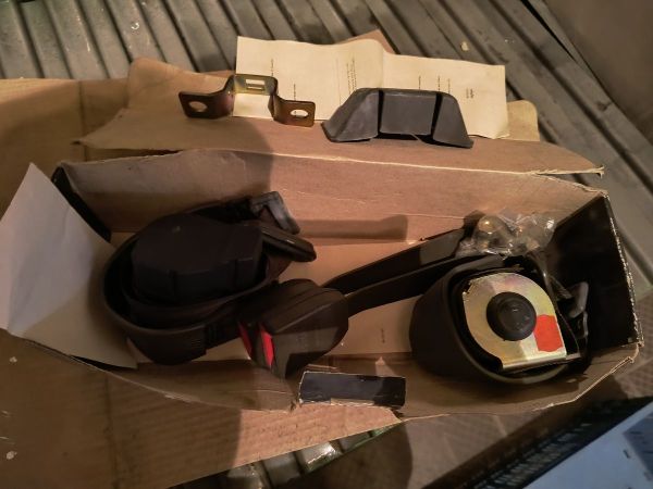 BEZPEČNOSTNÍ PÁSY