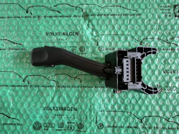 páčka stěračů se zadním stěračem a ostřikovačem, s palubním počítačem vozy koncernu VW