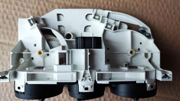 OVLÁDÁNÍ ČERSTVÉHO VZDUCHU