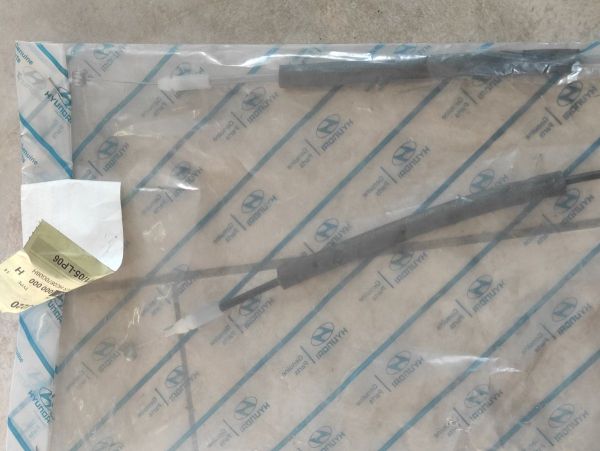 ZÁMEK LEVÝCH PŘEDNÍCH DVEŘÍ