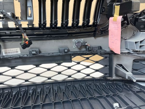 Přední nárazník pro Škoda Octavia IV facelift (model od roku 2024) kompletní (zánovní) ZDCI24011