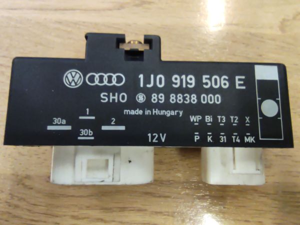 ŘÍDÍCÍ JEDNOTKA PRO VĚTRÁK CHLADIČE