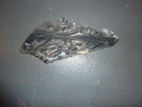 DRZAK PREDNIHO NARAZNIKU LEVY