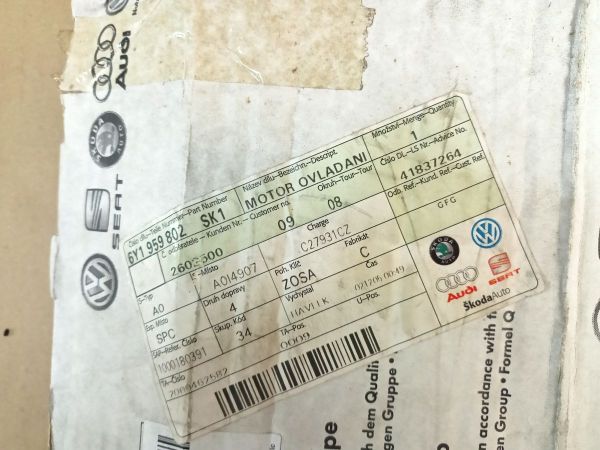 MOTOR PRO SPOUŠTĚC SKLA