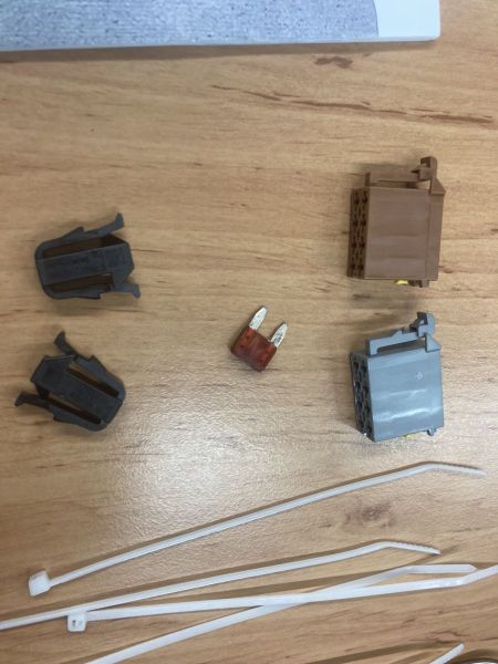 Propojovací kabel pro neoriginální autorádio ŠKODA