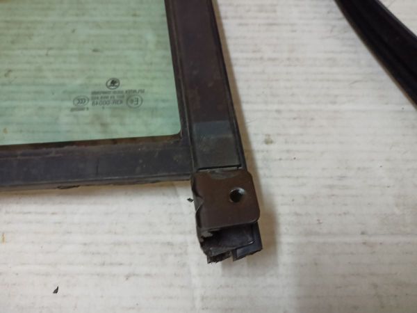 SKLO POSTRANNI PEVNE S