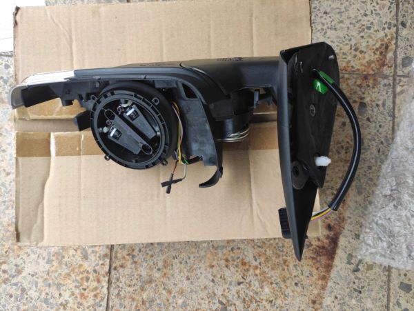 POUZDRO VNĚJŠÍHO ZRCÁTKA