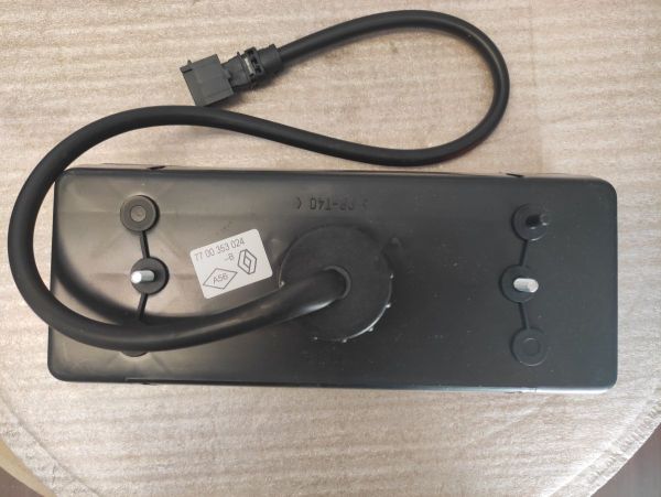 LEVÉ ZADNÍ SVĚTLO