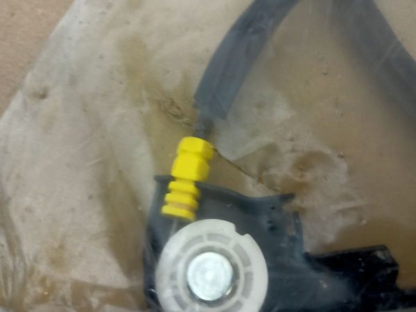 SPOUŠTĚČ SKLA BEZ MOTORU