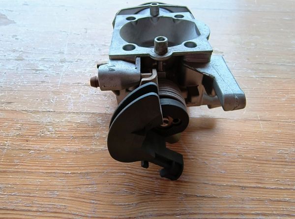 JEDNOTKA VSTŘIKOVACÍ