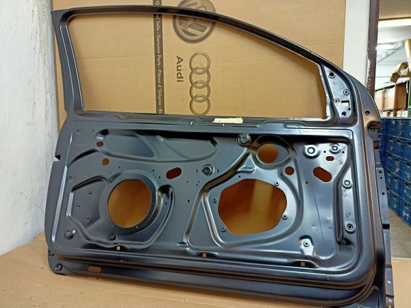 VNITŘNÍ ČÁST DVEŘÍ