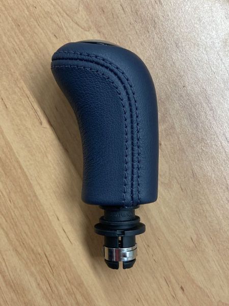 Kožená rukojeť řadící páky OCTAVIA I 5.kv bovden - barva VW-modrá