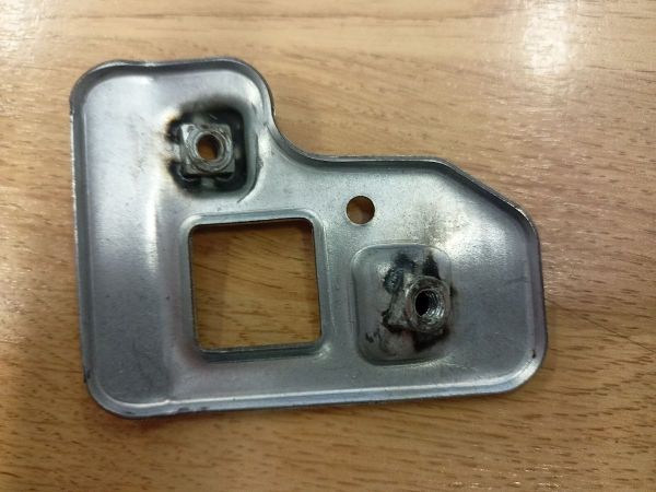 ÚHELNÍK PŘIPEVNOVACÍ