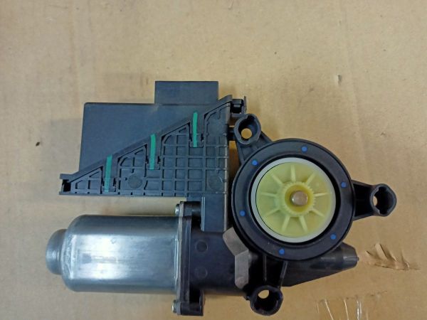 MOTOR PRO SPOUŠTĚC SKLA