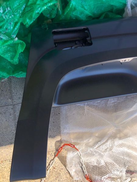 Zadní blatník, rám dveří vlevo (BOČNICE) VW AMAROK 2017-2022