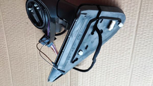 POUZDRO VNĚJŠÍHO ZRCÁTKA