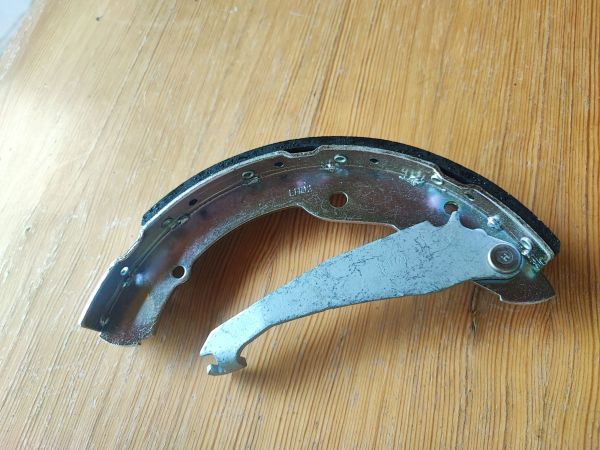 ČELISTI BRZDOVÝCH DESTIČEK