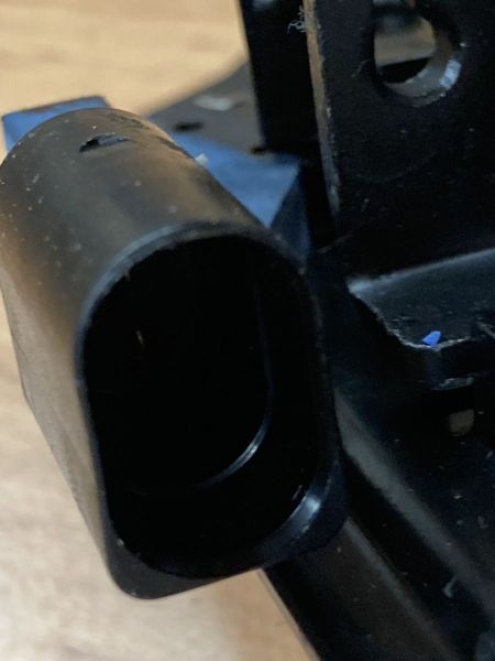 Zámek kapoty FABIA I