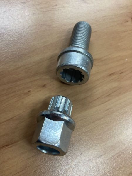 BEZPEČNOSTNÍ ŠROUB KOLA 54 - KAMAX M14x1,5x27,5 - kupte 4ks a máte sadu :o)