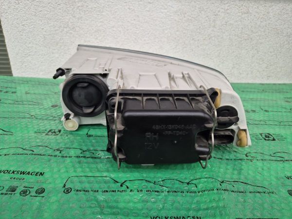 pravý přední halogenový světlomet Škoda Octavia II (1Z)