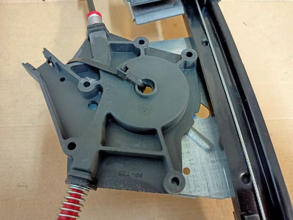 SPOUŠTĚČ SKLA BEZ MOTORU