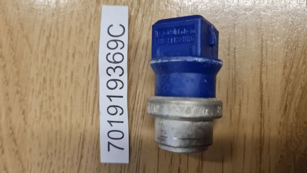 GENERÁTOR TEPLOTY SE SPÍNAČEM