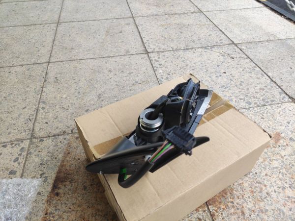 POUZDRO VNĚJŠÍHO ZRCÁTKA